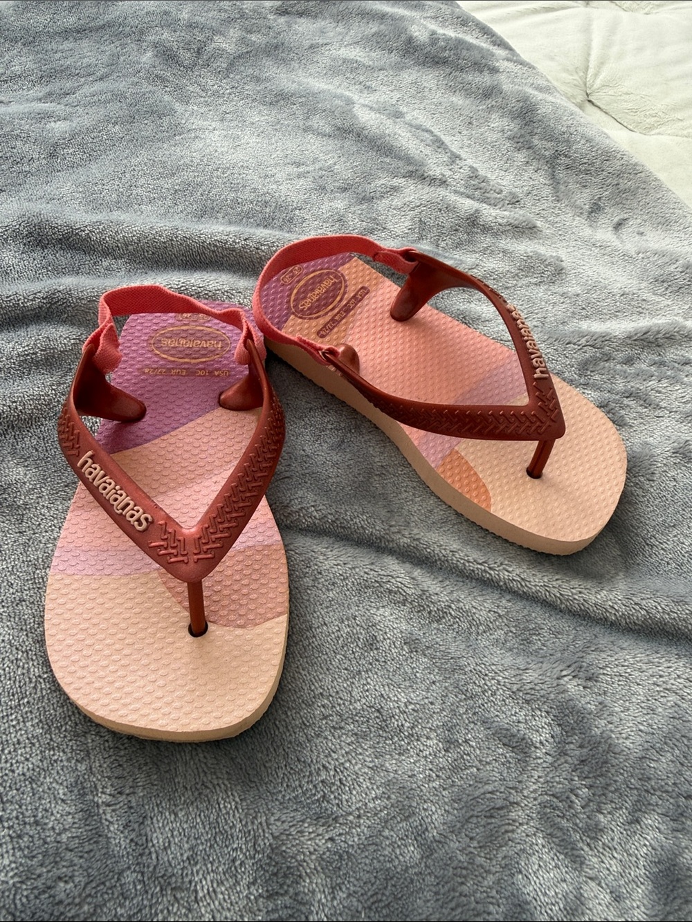 Havaianas girls Pink and Red Gradient Strappy Flip Flops